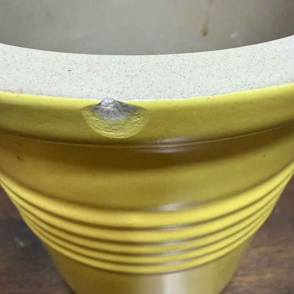 Pampered Chef Family Heritage Stoneware Yellow Bread Crock Utensil Holder Chip